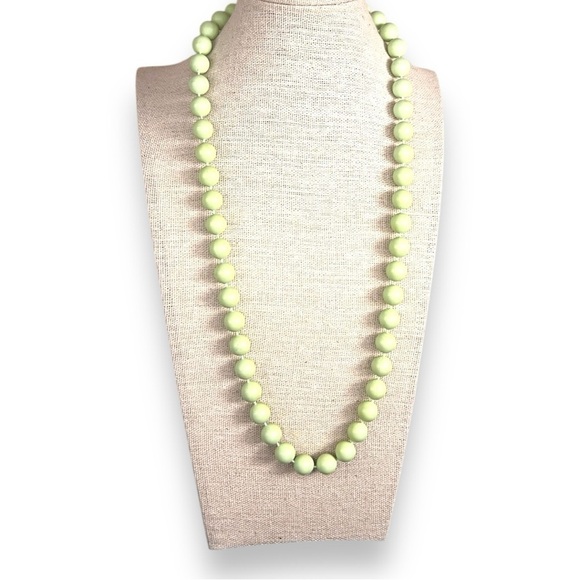 Vintage Green Beaded Necklace 26” Length Retro Pinup Mint Pastel - Picture 1 of 7